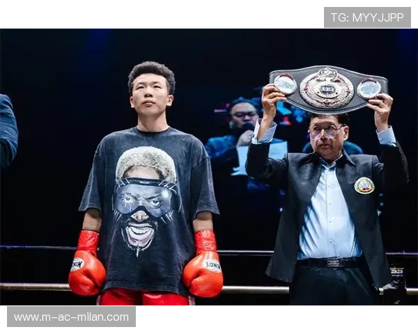 拳击选手入场跳舞太嗨,观众以为去了演唱会