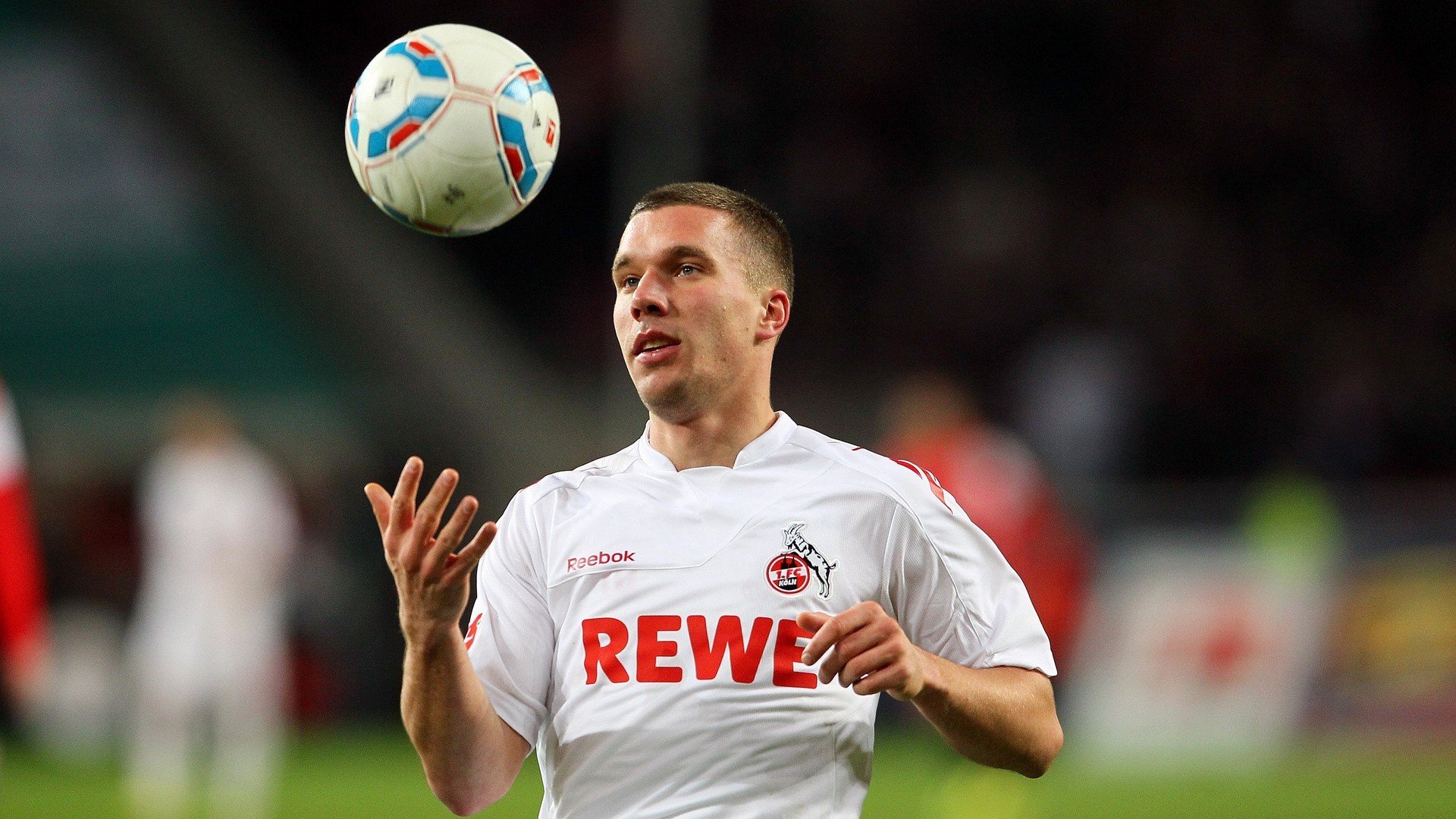 以足球为主题的数字创新城市空间持续丰富,打造未来城市名片,以足球为主题的创意画