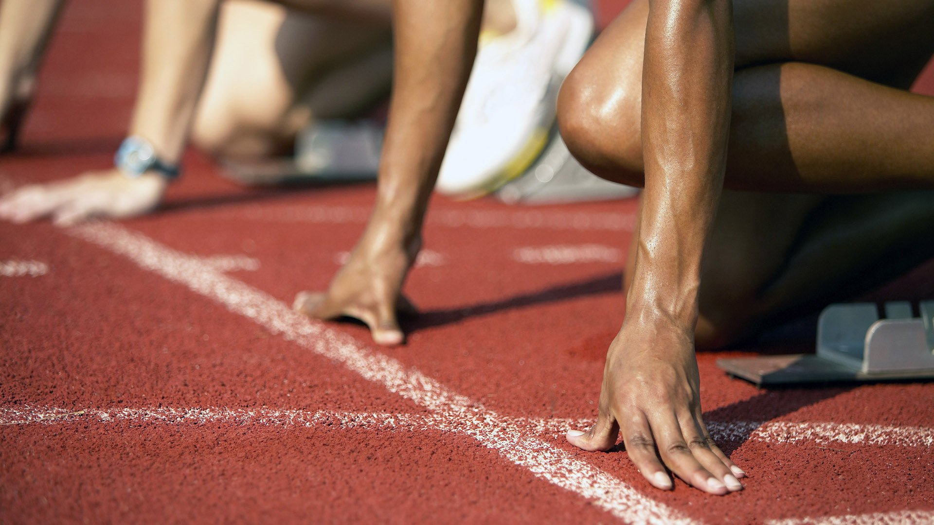 仰泳冲刺吉尔吉斯斯坦选手状态稳定，人生贵相如何必金与钱